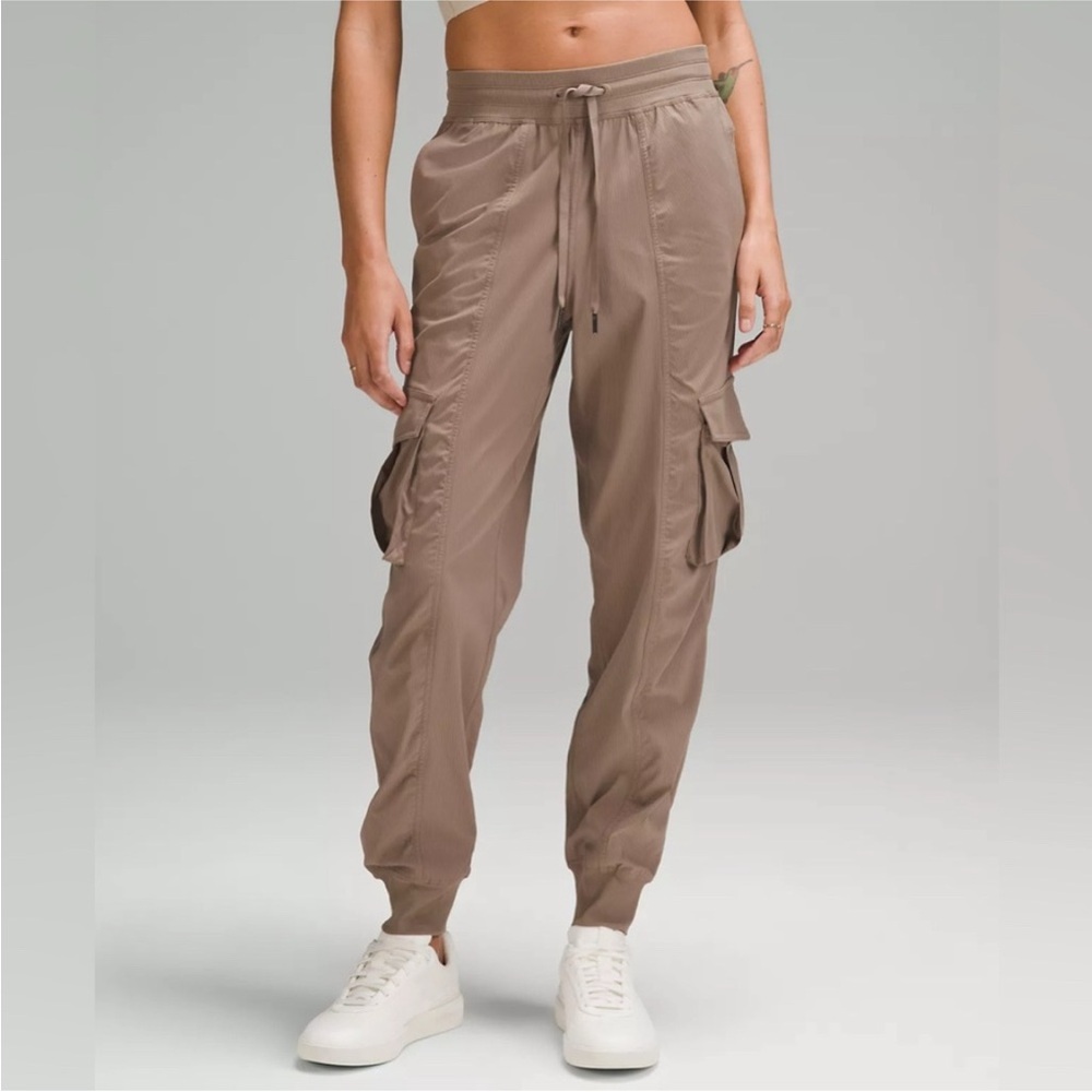 Lululemon Dance Studio Relaxed Fit Mid Rise Cargo Jogger Taupetastic XS